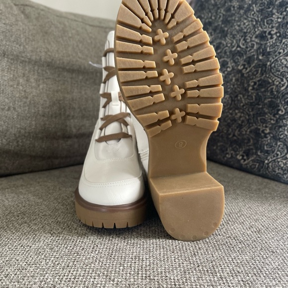 Off white boots with blue wallet & polka dot lining! - Picture 7 of 11